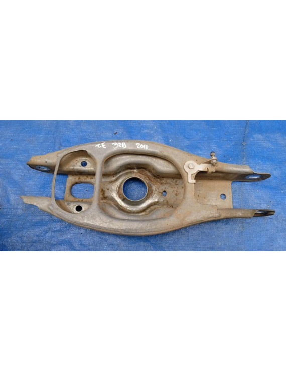 Bandeja Suspensão Traseira Esquerda BMW 328i 320i 2006 - 2011     