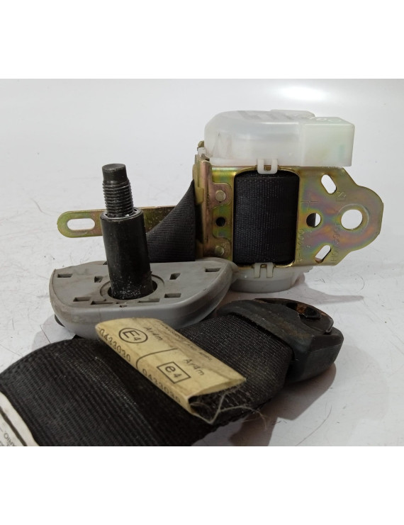 Cinto de Segurança Traseiro Esquerdo Toyota Rav4 2001 - 2005 / H073818
