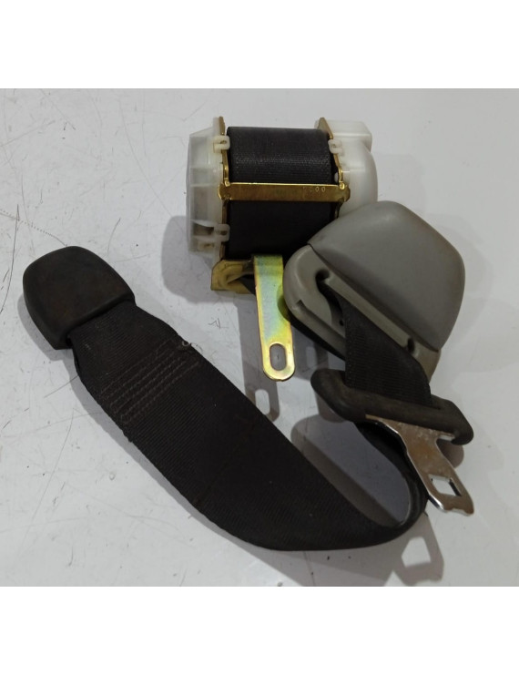 Cinto de Segurança Traseiro Direito Toyota Rav4 2001 - 2005 / H073818