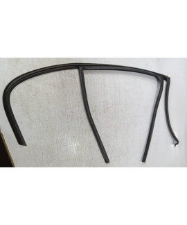 Moldura Porta Traseira Esquerda Central Bmw 135i 2015 
