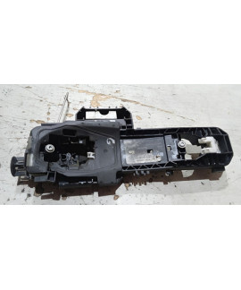 Suporte Maçaneta Externa Dianteira Esquerda Gla200 2015 Preto