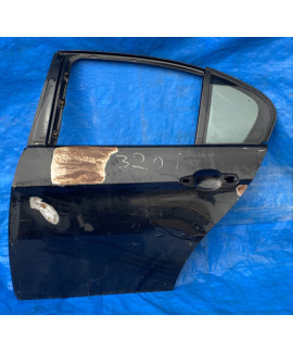 Porta Traseira Esquerda Bmw 320 2008 - 2012 Detalhe Traseira Esquerdo Preto