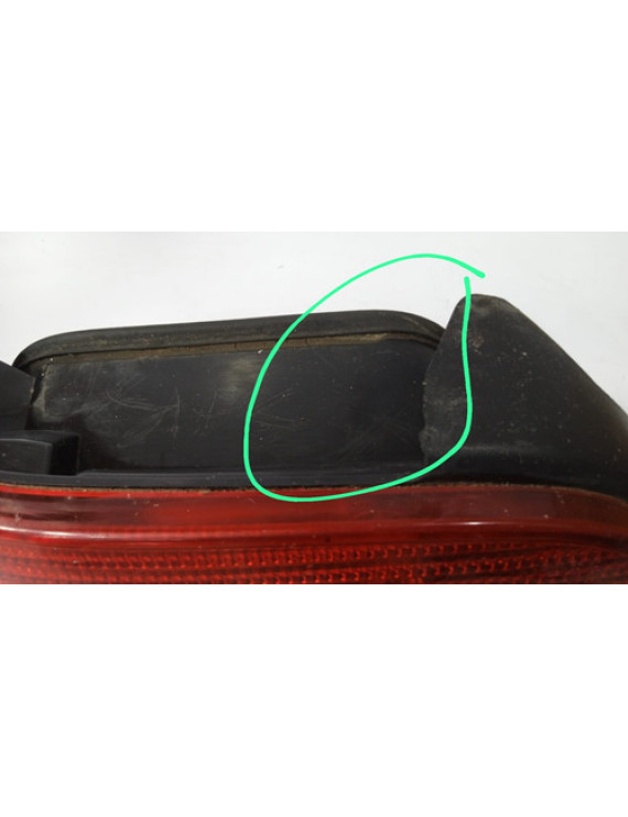 Lanterna Esquerda Xsara Picasso 1998 1999 2000 Esquerdo/motorista Vermelho