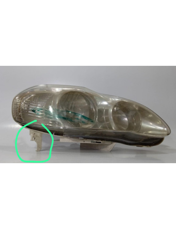 Farol Direito Corolla 2003 - 2008 / Detalhes Direito/passageiro