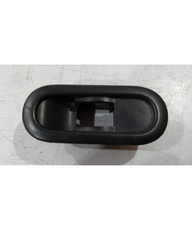 Moldura Botão Do Vidro Traseiro Direito Duster 2014 2015