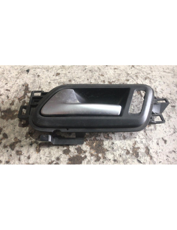 Maçaneta Interna Traseira Esquerda Amarok 2009 - 2013