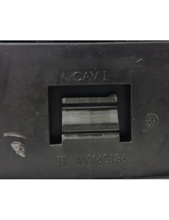 Moldura Acabamento Tomada 12v Tracker 2015 - 2018 Preto