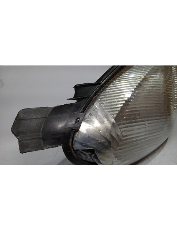 Farol Direito Xsara Picasso 2000 - 2005  / Detalhe