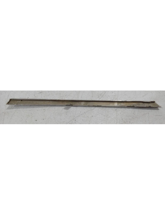 Moldura Direita Grade Dianteira Mercedes Ml320 2006