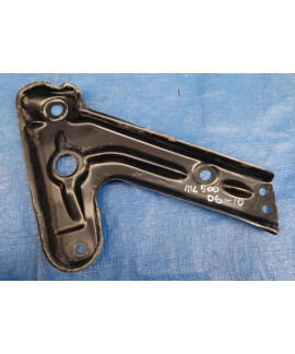 Suporte Esquerdo Parachoque Dianteiro Mercedes Ml500 2006