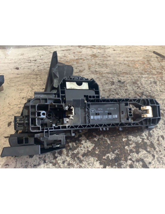 Suporte Maçaneta Diant. Esq. Mercedes C180 2011 A2047601534 