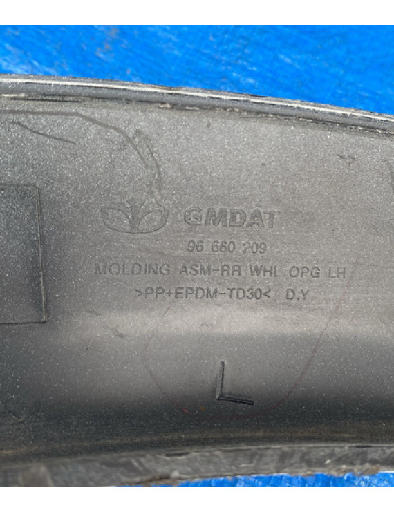 Moldura Paralama Traseiro Esquerdo Captiva 2008 - 2012
