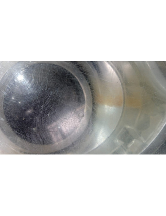 Farol Direito Pajero Full 2007 - 2015 / Avaria
