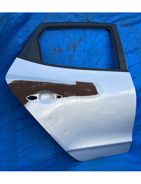 Porta Traseira Direita Ix35 2013 A 2017 / Detalhe