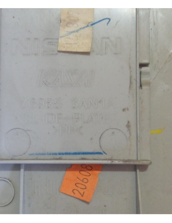 Moldura Da Coluna Porta Direita Versa 2014