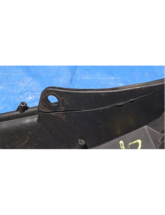 Farol Direito Peugeot 207 2008 - 2012 / Detalhe