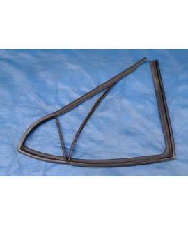 Borracha Superior Porta Traseira Esquerda J3 2010 - 2014 Preto