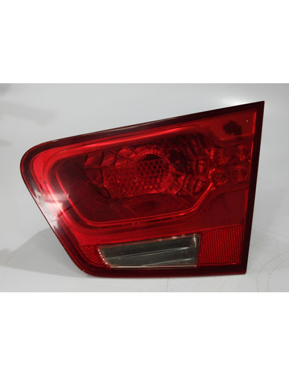 Lanterna Tampa Traseira Lado Direito Kia Cerato 2010 Direito/passageiro Vermelho