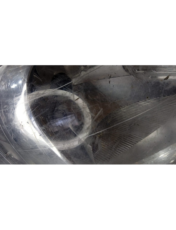 Farol Direito Spacefox Fox 2006 - 2011 / Avaria