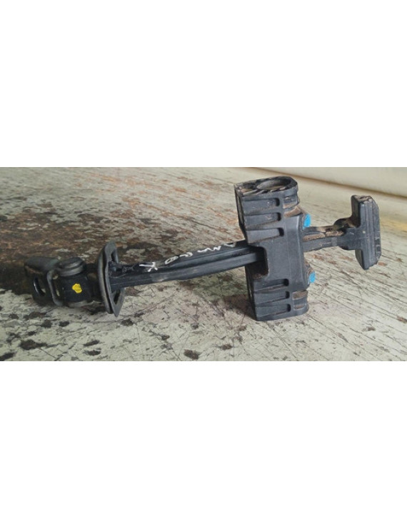 Limitador De Porta Traseiro Esquerdo Vw Amarok 2012 - 2018