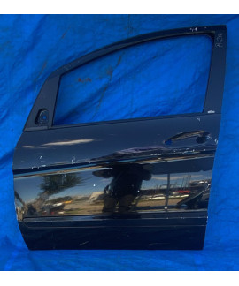 Porta Dianteira Esquerda Mercedes B200 2005 A 2011 Detalhe