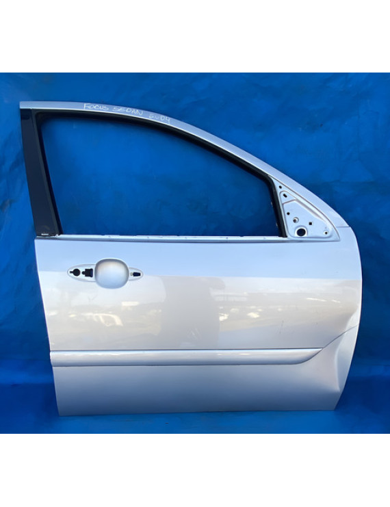 Porta Dianteira Direita Focus 2000 A 2006 / Avaria Prateado