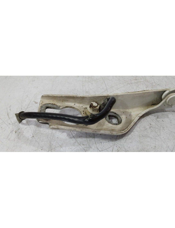 Dobradiça Direita Do Capô Bmw 318 1998   