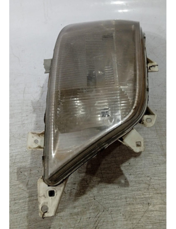 Farol Direito Mercedes Sprinter 2001 2002 2003 / Detalhe