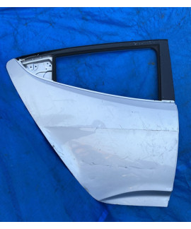 Porta Traseira Direita Veloster 2012 A 2015 Detalhe Traseira Direita Branco