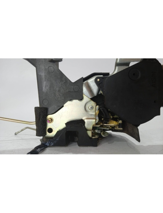 Fechadura Dianteira Esquerda Toyota Rav4 2001 - 2005