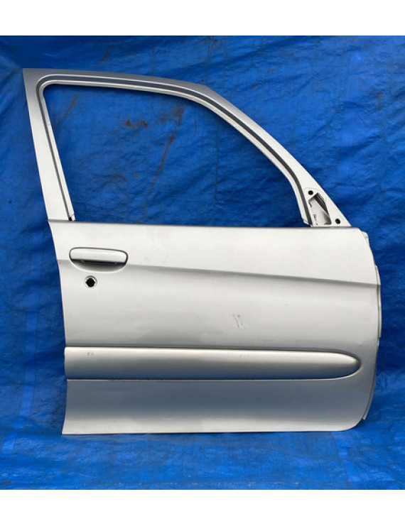 Porta Dianteira Direita Xsara Picasso 2001 A 2012