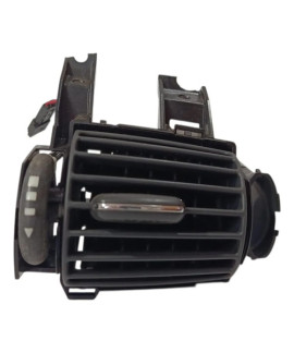Difusor Ar Esquerdo Mercedes C320 2001 - 2005 Detalhe