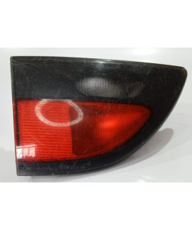 Lanterna Esquerda Tampa Megane Sedan 1998 Detalhe