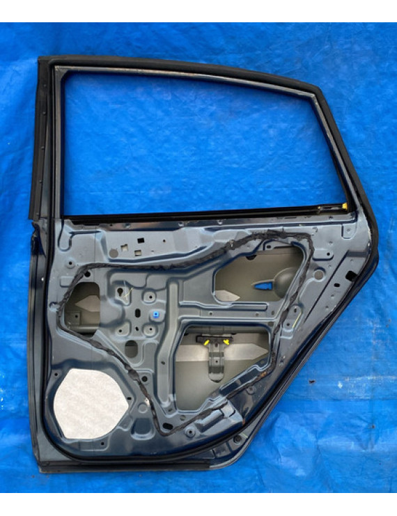 Porta Traseira Direita Sentra 2014 2015 2016 / Detalhe