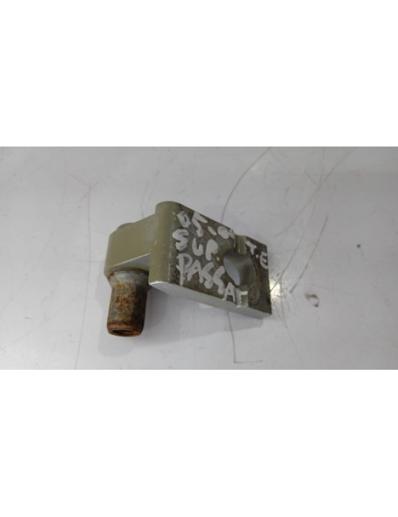 Dobradiça Superior Porta Traseira Esquerda Passat 2005