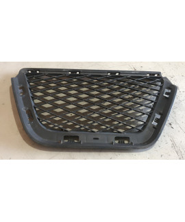 Grade Central Parachoque Direito Pajero Tr4 2010 - 2012 Preto