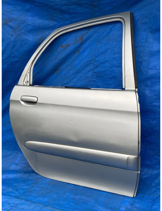 Porta Traseira Direita Xsara Picasso 2001 A 2012 Detalhe - Traseira - Direita - Prateado