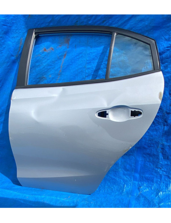 Porta Traseira Esquerda Yaris Sedan 2019 A 2023 Avaria
