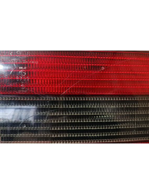 Lanterna Esquerda Tampa Passat Alemão 1994 1995 1996 Esquerdo/motorista Vermelho