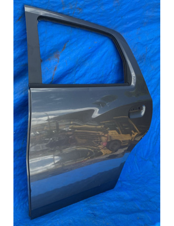 Porta Traseira Esquerda Chevrolet Spin 2012 A 2020 / Detalhe