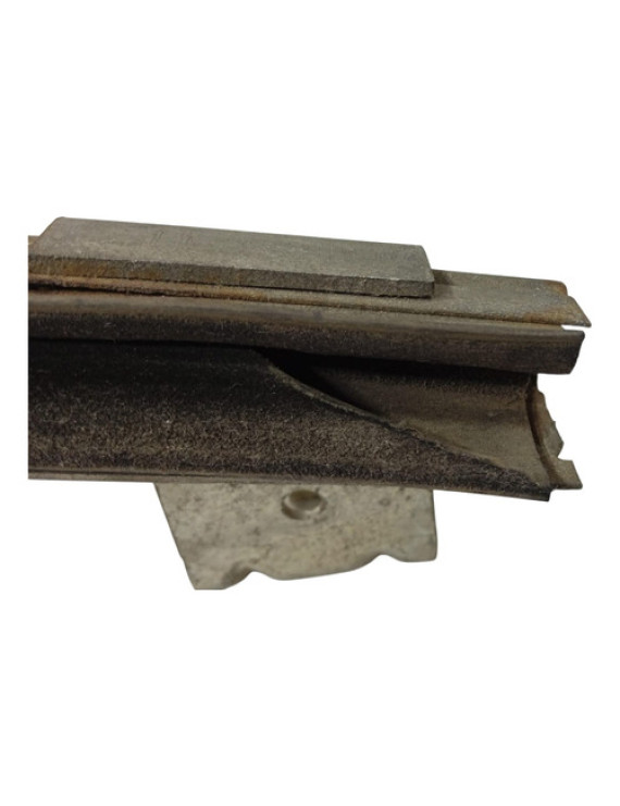 Guia Vidro Traseira Direita Ecosport 2003 - 2012 Preto