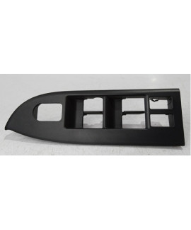 Moldura Botão Vidro Dianteiro Esquerdo Vitara 2009 - 2014