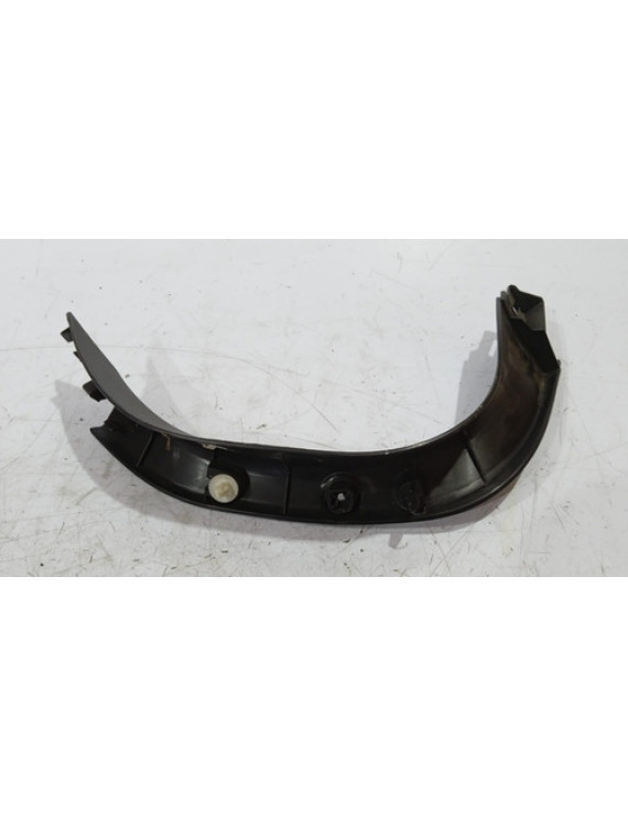 Moldura Superior Direita Tampa Traseira Bmw 135 2015