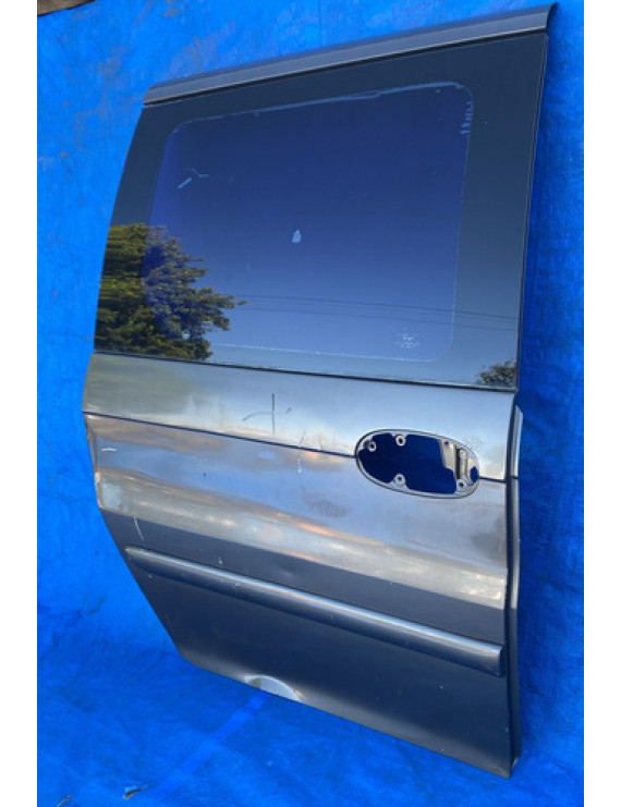 Porta Traseira Direita Kia Carnival 1998 A 2001 Detalhes Traseira Direita Preto