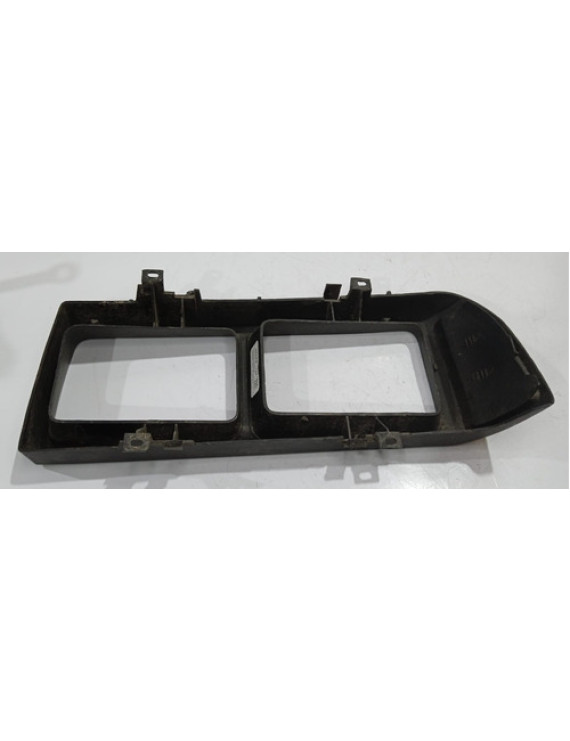 Moldura Do Farol Direito Passat Gts Pointer 1983