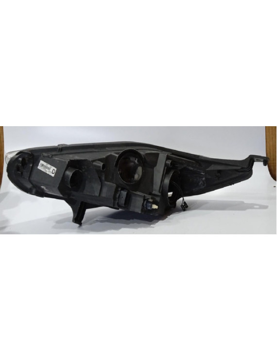 Farol Direito Ford Fiesta 2013 - 2019 / Detalhe