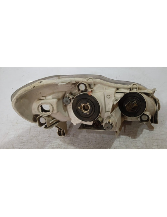 Farol Esquerdo Corolla 2003 - 2007 / Detalhe