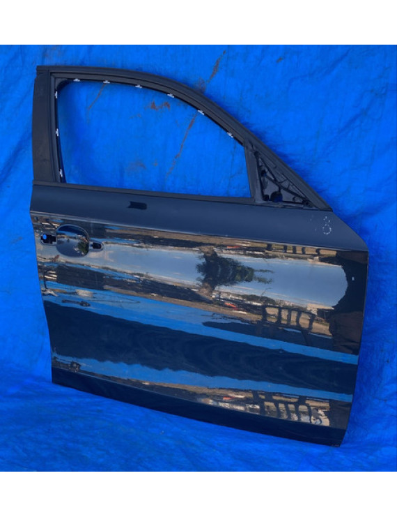 Porta Dianteira Direita Bmw 118i 120i 2006 A 2012 Detalhe