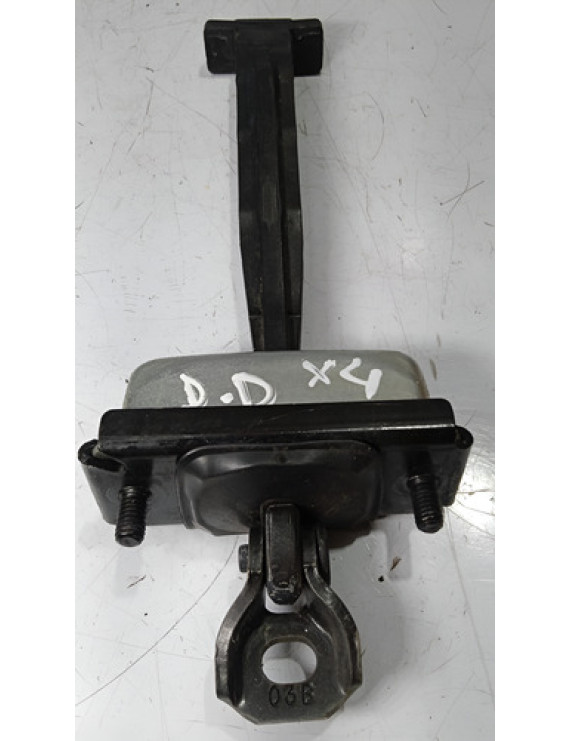 Limitador Da Porta Dianteira Direita X4 2008 - 2015