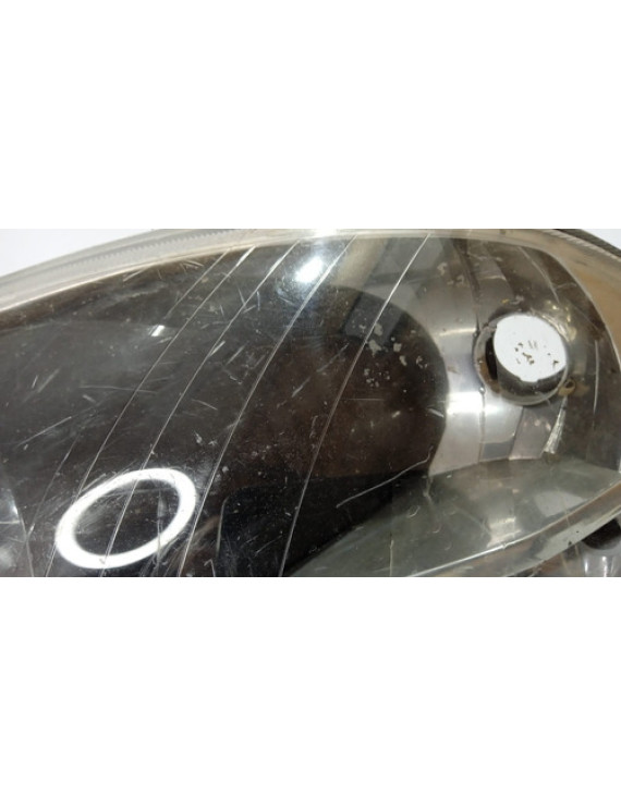 Farol Esquerdo Fiat Siena Palio Strada 2008 - 2015 Detalhe